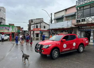 Medeiros Neto: Defesa Civil e Corpo de Bombeiros Intensificam ações em meio às chuvas intensas