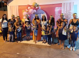Medeiros Neto: Escola Áurea Nunes realiza homenagem para mães de estudantes