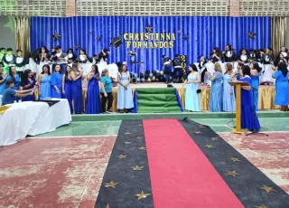 Medeiros Neto: Escola Christinna celebra a formatura da trigésima segunda turma dos 5º anos no bairro Uldurico Pinto