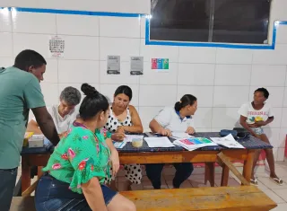 Medeiros Neto: Secretaria Municipal de Saúde desenvolve ações em apoio às famílias desabrigadas e desalojadas