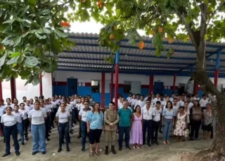 Medeiros Neto: secretário de Educação e comandante da 44ª CIPM visitam a Escola Profª Iêda Alves de Oliveira - SCPM