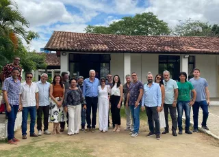 Medicina Veterinária e Rede CUNIs: prefeito Beto Pinto recepciona reitora da UFSB em visita inédita a Medeiros Neto