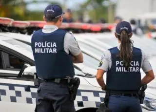 Médico agride policial mulher com soco durante abordagem