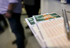 Mega-Sena acumula e prêmio principal vai para R$ 45 milhões