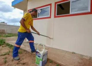 Prefeitura de Teixeira de Freitas retoma com recursos próprios obra em creches municipais paralisadas desde 2016