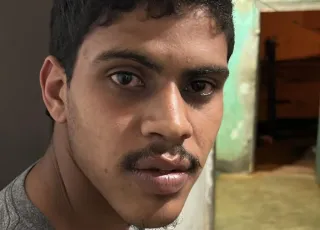 Menina de 2 anos é brutalmente agredida dentro de casa em Itanhém; suspeito está foragido