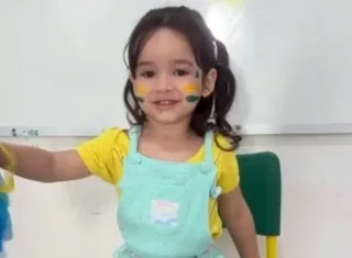 Menina de 2 anos morre após ficar três horas esquecida pelo pai dentro de carro