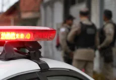Menina de 4 anos é atingida por golpe de facão durante briga em bar na Bahia