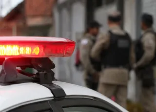 Menina de 4 anos é atingida por golpe de facão durante briga em bar na Bahia