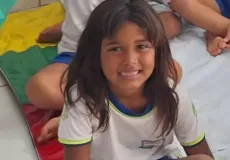 Menina de 5 anos morre eletrocutada enquanto brincava no quintal de casa