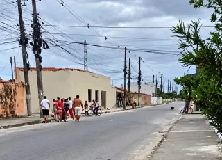 Menina de 6 anos morre e irmã de 5 fica ferida durante troca de tiros em Eunápolis