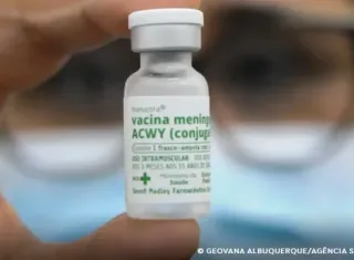 Meningite: entenda como fica vacinação com ACWY após mudança nas doses