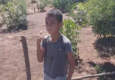 Menino de 8 anos morre após ser atingido por faca durante briga entre mãe e avó na Bahia