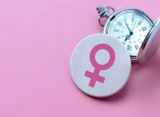 Menopausa ou climatério? Saiba diferença e quando repor hormônios  