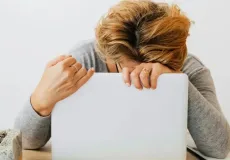 Menopausa: quando hormônios afetam o desempenho no trabalho  