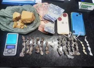 Menor é apreendido e homem é preso suspeitos de tráfico de drogas em Eunápolis