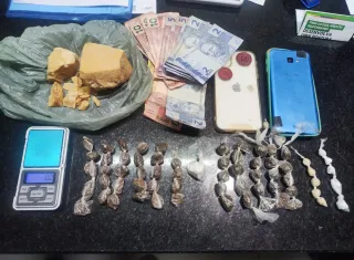 Menor é apreendido e homem é preso suspeitos de tráfico de drogas em Eunápolis