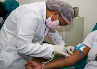 Mês do Doador -  Estudantes do CETEPES reforçam a doação de sangue do HEMOBA de Teixeira de Freitas