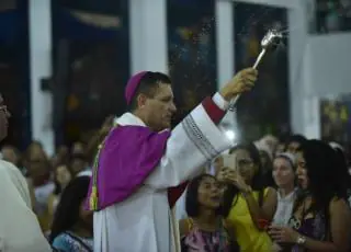 Milhares de pessoas acompanham posse de Dom Jailton, novo bispo da Diocese Teixeira de Freitas/ Caravelas