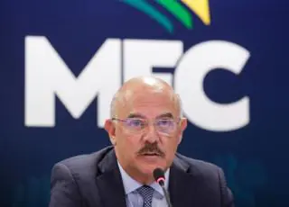 Ministro da Educação pede exoneração do cargo