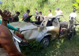 Morador de Itamaraju morre na BR 101 próximo ao Posto Serral, 03 pessoas ficaram gravemente feridas