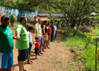 Moradores de Itamaraju participam de ato ambiental, dando “Abraço simbólico” na Lagoa do Jacaré