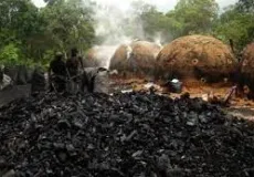 Moradores  de Juerana reclamam de fumaça de fornos de carvão 