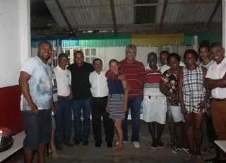 Moradores de Juerana se reúnem com o deputado Robinho para discutir a saída do Cartório para  Caravelas
