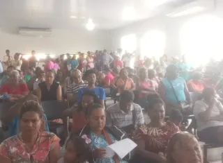 Moradores de Prado lotam Câmara de Vereadores em defesa do direito à moradia.