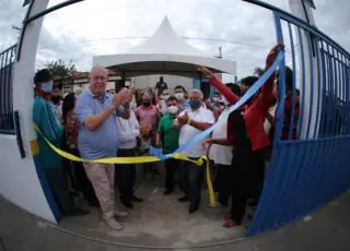 Moradores do bairro Cidade de Deus recebem Chafariz pela Prefeitura de Teixeira de Freitas