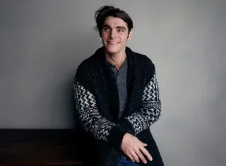 Morre RJ Mitte, astro de 'Breaking Bad', aos 34 anos