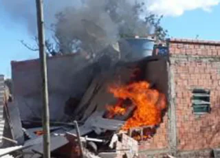 Morrem as outras duas crianças que estavam na casa incendiada pelo pai, ele também morreu