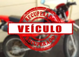 Motocicleta com restrição de furto é recuperada em Lajedão