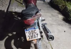 Motocicleta com restrição de furto é recuperada pela Polícia Militar em Teixeira de Freitas