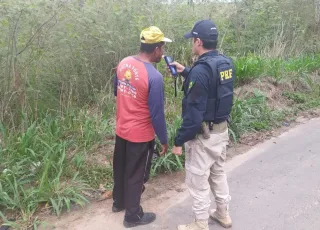 Motociclista embriagado e sem CNH tenta fugir da PRF na BR 101, mas acaba detido 