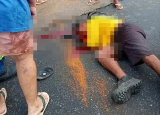 Motociclista fica ferido ao colidir com carro em Itamaraju