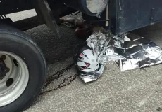 Motociclista morre após colisão com caminhão baú em Eunápolis