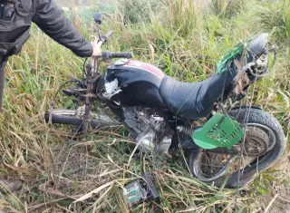 Motociclista morre em acidente envolvendo caminhonete na BR-101, em Mucuri