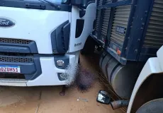 Motorista de caminhão boiadeiro morre após ser prensado entre veículos no desvio da Veracel