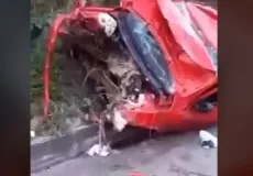 Motorista escapa ileso após grave acidente na BR-101 em Itamaraju; veja o vídeo