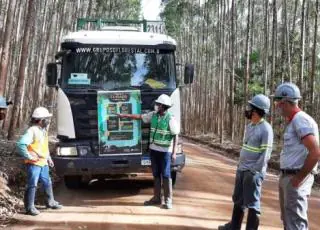 Motoristas participam de campanha de conscientização socioambiental da Suzano