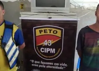 Mototaxista é preso com 20 quilos de maconha, comparsa também foi detido,em Itamaraju