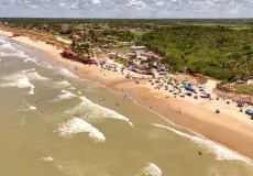 Mucuri assume gestão de praias urbanas e amplia responsabilidade sobre ordenamento e proteção da orla