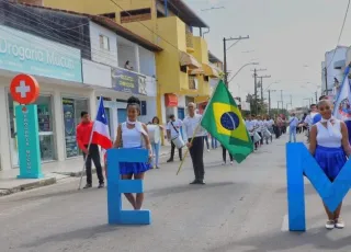 Mucuri celebra a Independência com desfile cívico e passeio ciclístico que reúnem centenas de pessoas