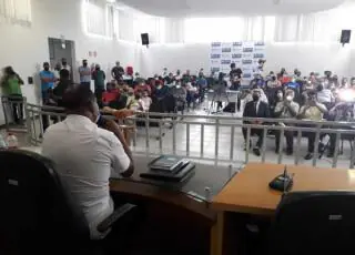Mucuri é um município falido e deve R$ 139 milhões somente ao INSS, diz prefeito Robertinho durante coletiva