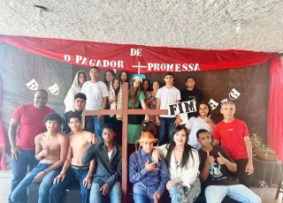 Mucuri - Escola Luís Eduardo Magalhães promove resgate teatral e cultural com apresentação da peça “O pagador de promessas”