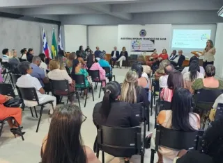 Mucuri reúne educadores e lideranças para planejar os próximos dez anos da educação