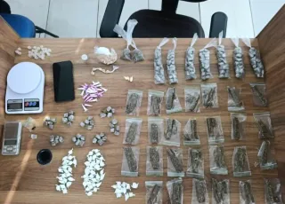 Mulher com passagem por tráfico é detida com drogas em Porto Seguro