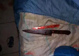 Mulher corta pênis do marido que tentou estuprar a filha