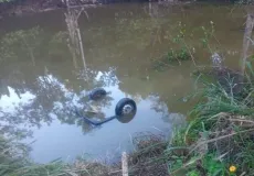 Mulher de 55 anos morre após veículo cair em represa na zona rural de Ibicaraí